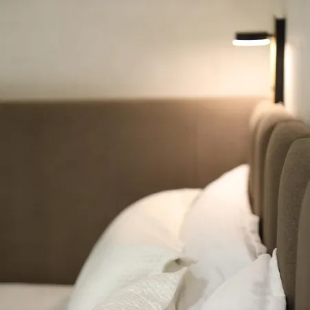 Rooms Kruja City Hotell 3*