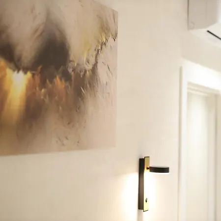 Rooms Kruja City מלון 3*