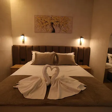 Rooms Kruja City 3* Krujë