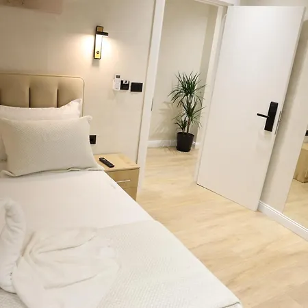 Rooms Kruja City 3*