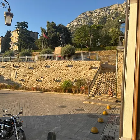 Rooms Kruja City 3* Krujë