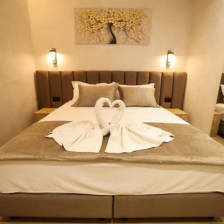Rooms Kruja City מלון Krujë