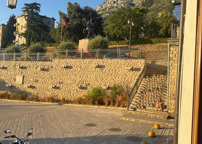 Rooms Kruja City 3* Krujë
